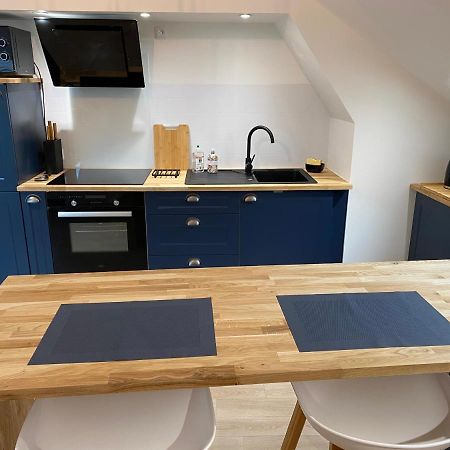 Ferienwohnung Un Petit Coin Sous Les Toits Épernay Exterior foto