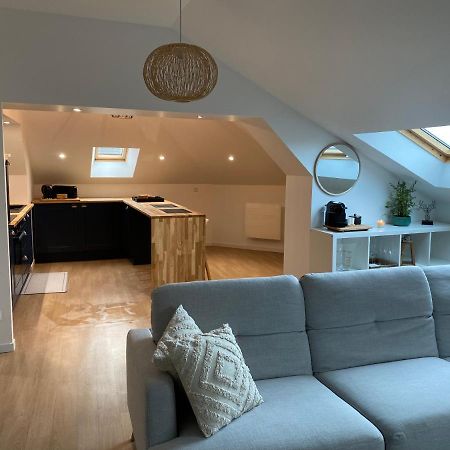 Ferienwohnung Un Petit Coin Sous Les Toits Épernay Exterior foto