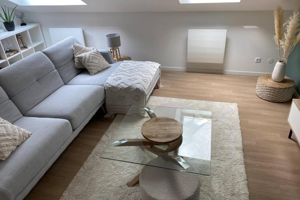 Ferienwohnung Un Petit Coin Sous Les Toits Épernay Exterior foto