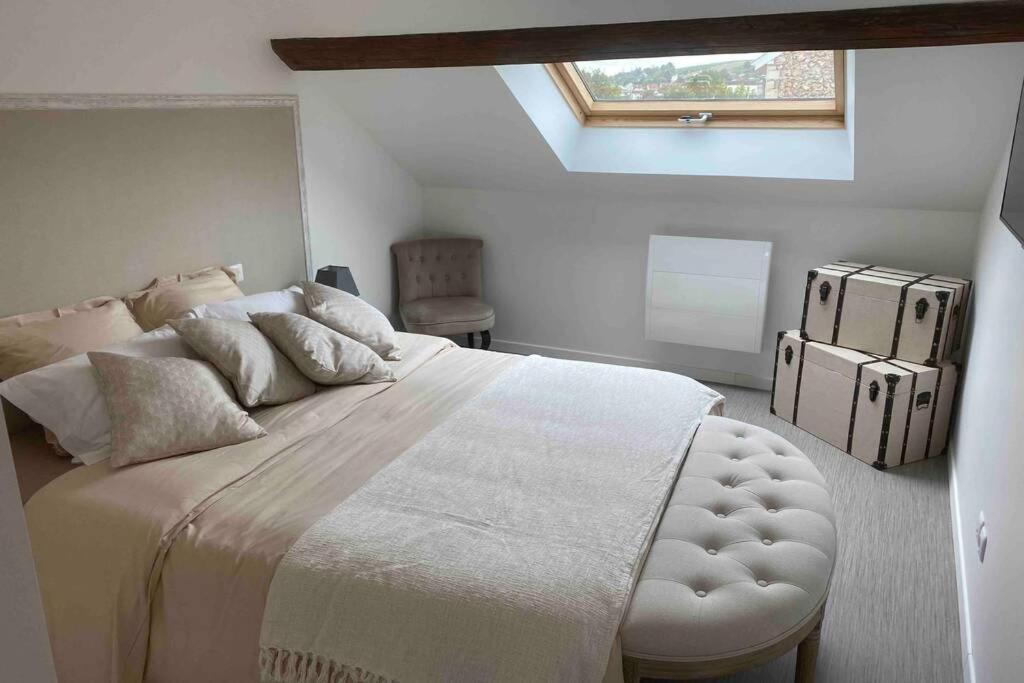 Ferienwohnung Un Petit Coin Sous Les Toits Épernay Exterior foto