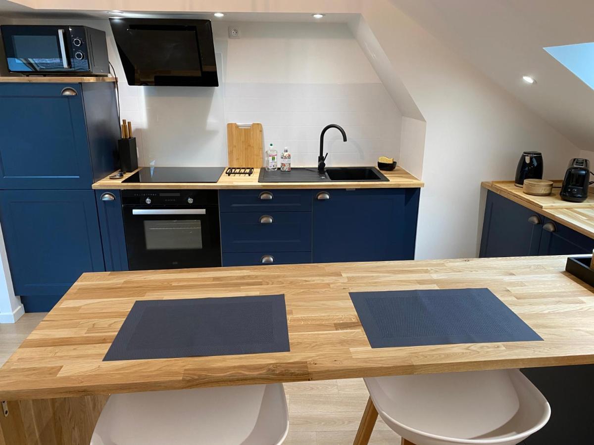 Ferienwohnung Un Petit Coin Sous Les Toits Épernay Exterior foto